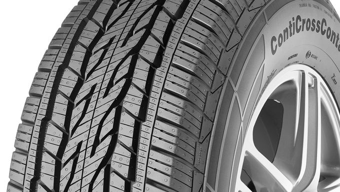 Dezén celoročních pneumatik je kompromisem mezi letními a zimními pneumatikami. Nabízejí je všichni významní výrobci.