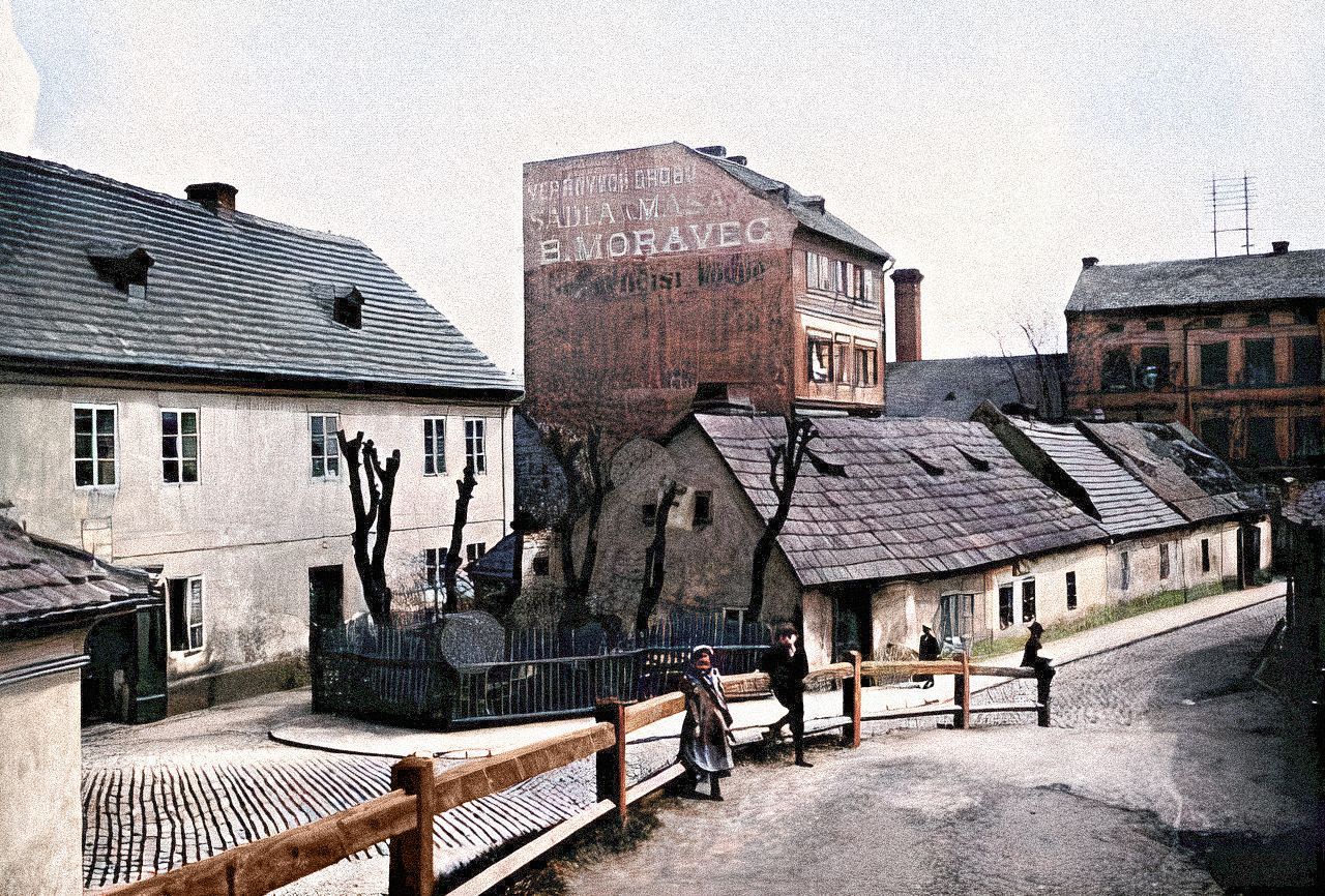Tenkrát, Praha, historie, Domácí