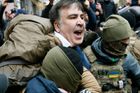 Ukrajinská tajná policie SBU v úterý zatkla gruzínského exprezidenta Michaila Saakašviliho. To ale odstartovalo několikahodinové násilí.