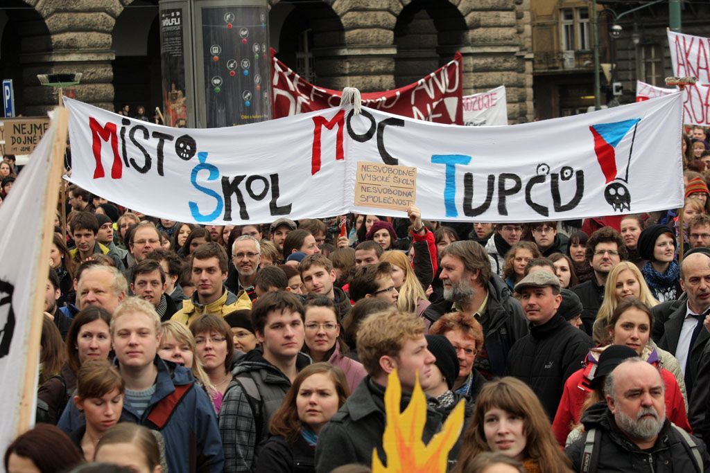 Týden neklidu, demonstrace v Praze