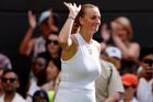 Kvitová dojala Wimbledon. Fanoušci na nohou, Navrátilová plakala v přímém přenosu