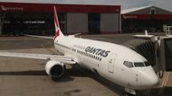 Další australské aerolinky Qantas se mohou "pochlubit" za sledované období 3,3 procenta zrušených letů. Podle šéfa Andrewa Davida je podíl zrušených spojů téměř zpět na úrovni doby před covidem - tehdy šlo o 2,3 procenta. "Vidíme zlepšení, ale víme, že máme ještě co dělat," dodal David.