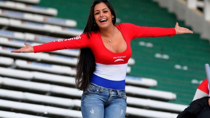 Copa América v hledišti: Krásné ženy, šílené kostýmy i prezident Chávez