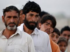 Uprchlíci z pákistánské válečné zóny v údolí Svát