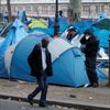 Vyklízení tábořiště v Paříži