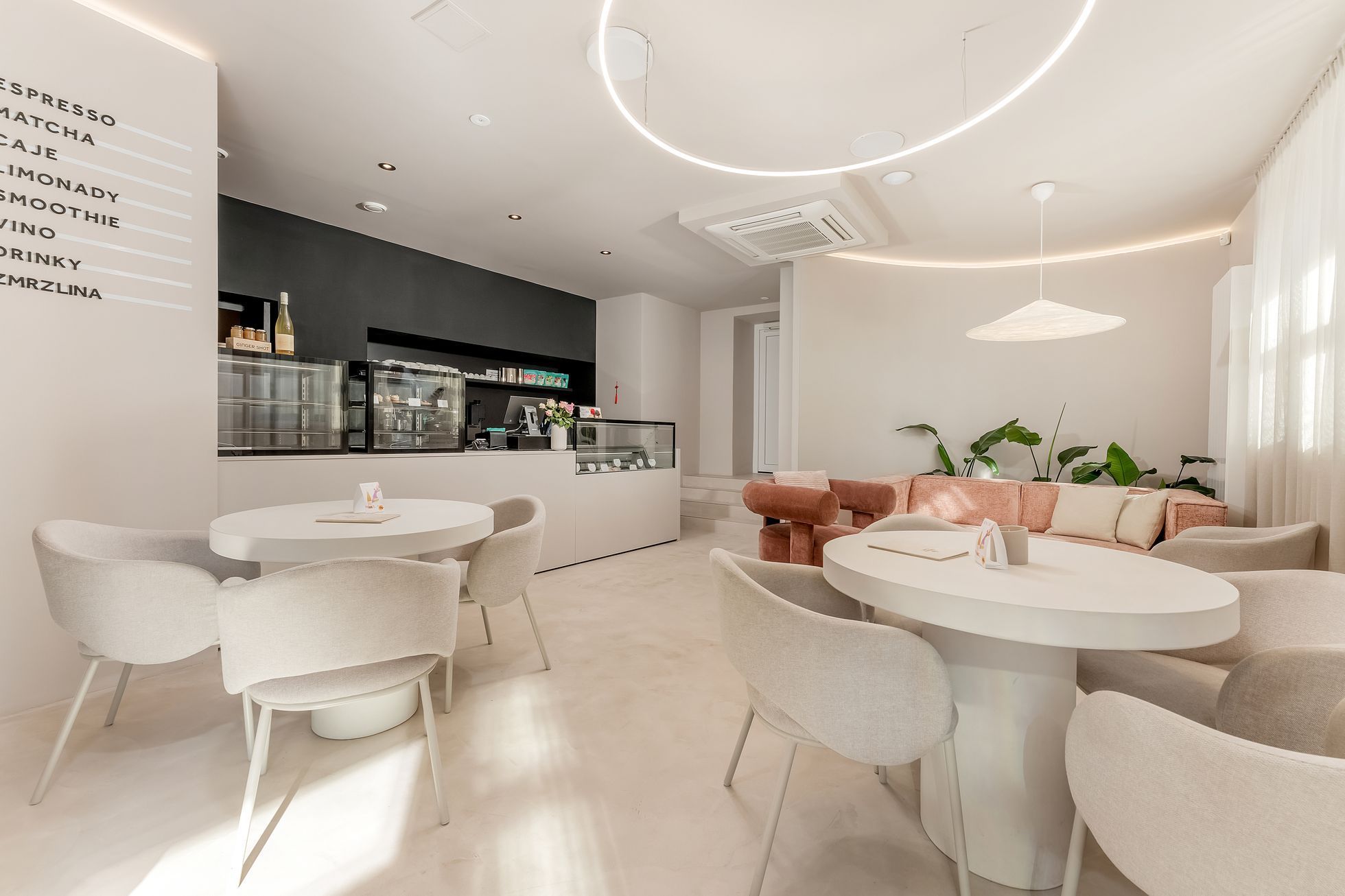 Sakura, kavárna, feng šuej, interiér, architektura, design