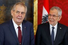Zeman jednal s rakouským prezidentem o dokončení dálnice i lepší železnici