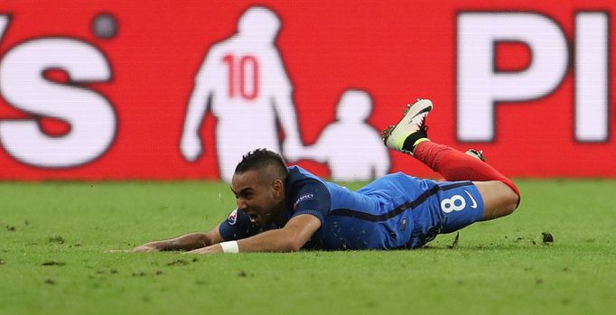 Euro 2016, Francie-Rumunsko: Dimitri Payet slaví gól na 2:1