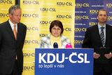 Na tiskové konferenci KDU-ČSL bylo dnes přítomným oznámeno, že vzhledem k nešťastným událostem povodňových dní se politické proklamace odkládají na neurčito. KDU-ČSL představila to lepší v nich: