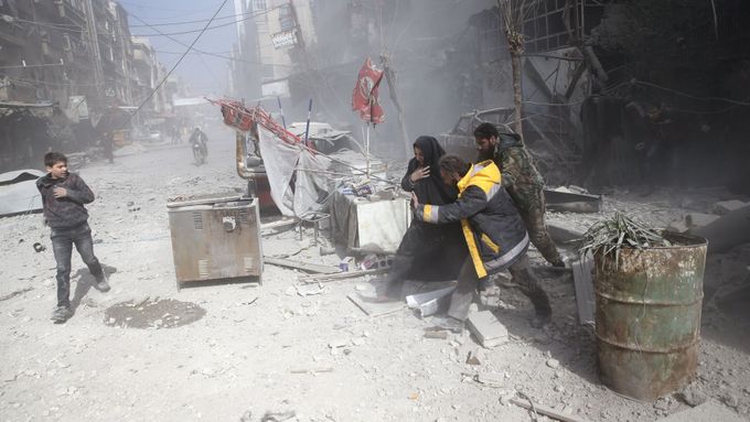 Bombardování syrského města Duma ve východní Ghútě.