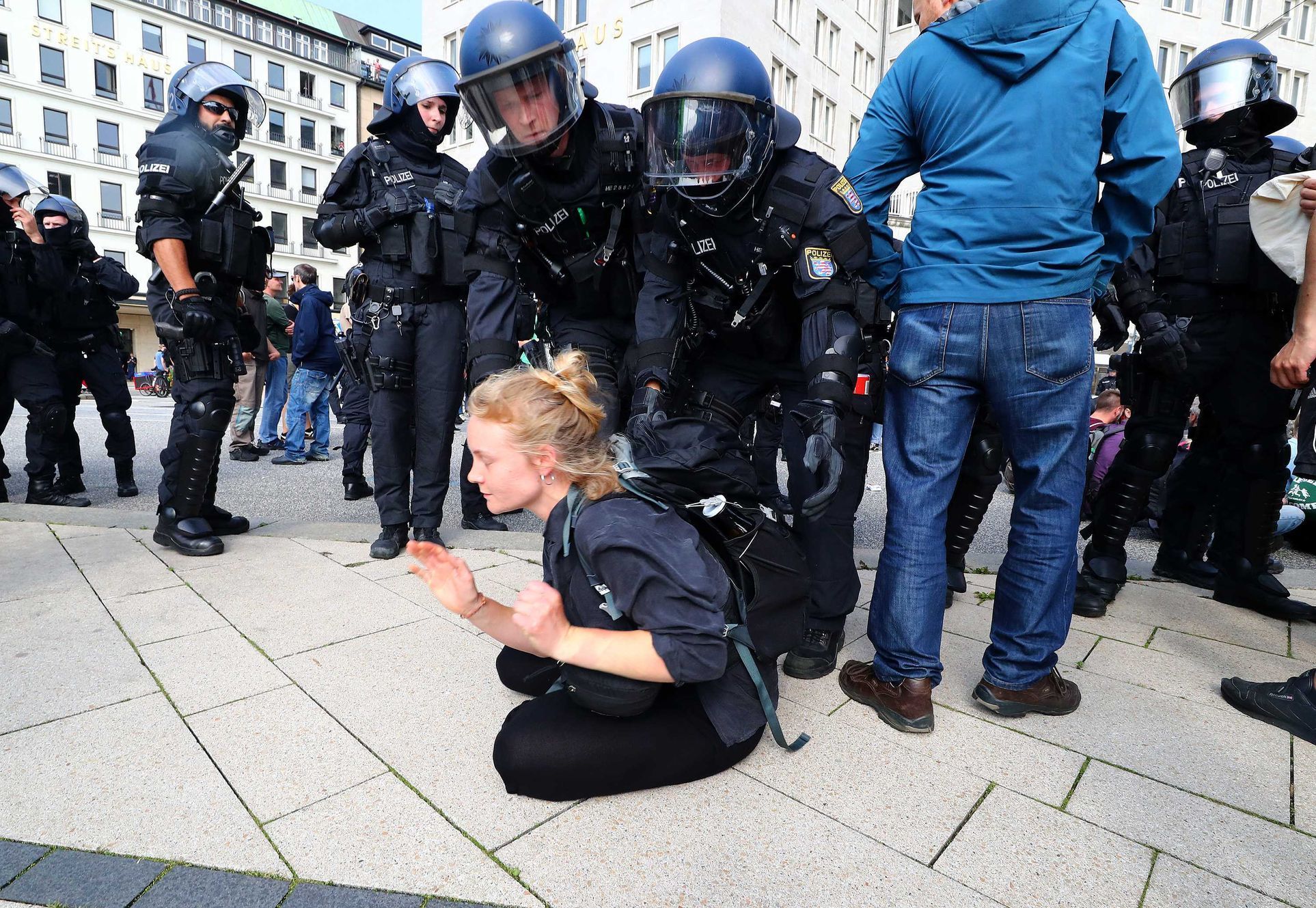 Demonstrace Vítejte v pekle proti summitu G20