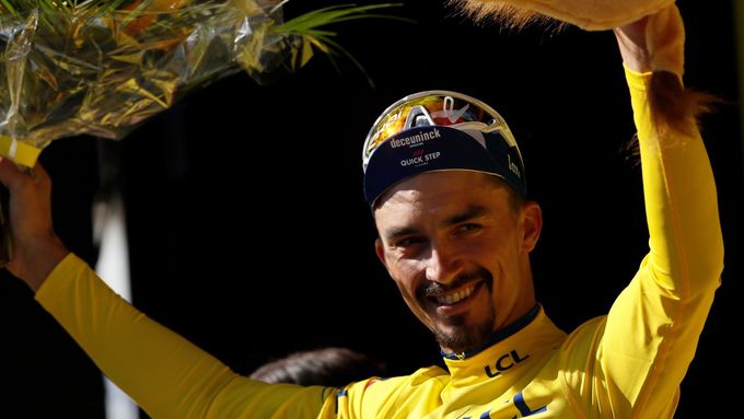 První volný den na Tour de France 2019 si ve žlutém dresu užil domácí Julian Alaphilippe.