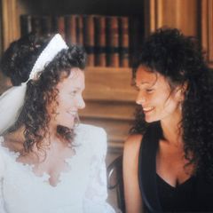 Jackie se sestrou Colleen na své svatbě