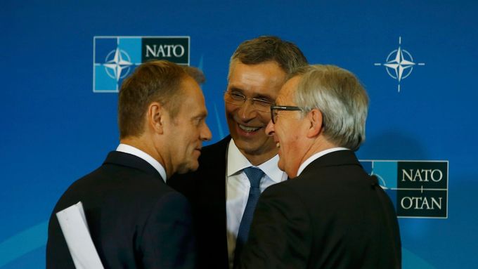 Donald Tusk, Jens Stoltenberg a Jean-Claude Juncker.