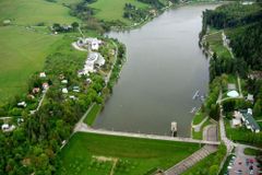 Luhačovická přehrada je po dvou letech opět napuštěná