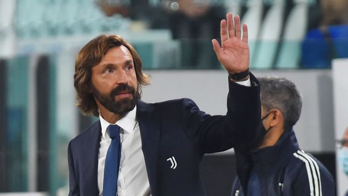 Andrea Pirlo prožil na lavičce Juventusu vítěznou soutěžní premiéru.