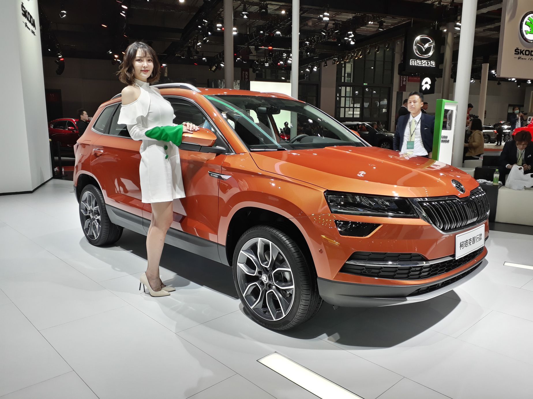 Hostesky z autosalonu v Šanghaji