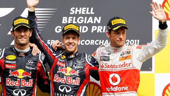 OBRAZEM Šampion Vettel si užil šampaňskou lázeň i v belgickém Spa