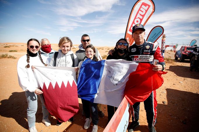 Navigátor Matthieu Baumel s rodinou na Rallye Dakar 2022