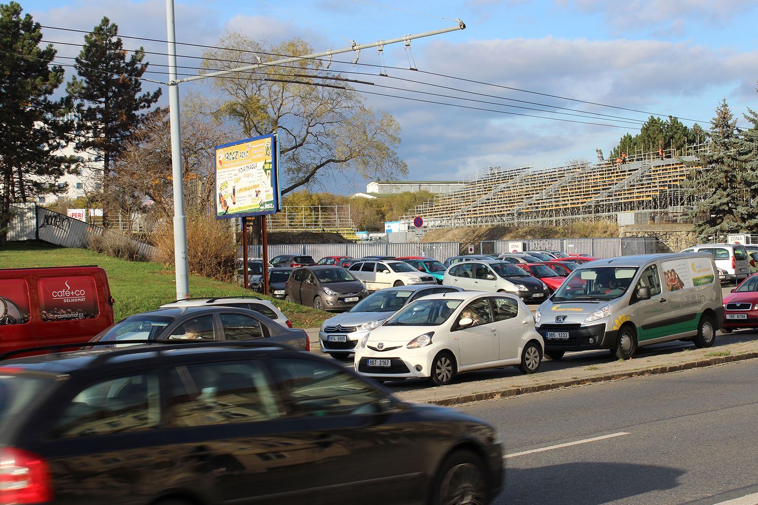 Za Lužánky se vrací hokej. Takhle rostou tribuny pro open air Komety