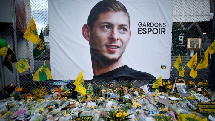 "Lidská hloupost nezná hranic." Fanoušci Nice uráželi tragicky zesnulého fotbalistu; Zdroj foto: Reuters