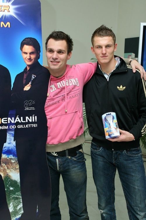 Gilette Tisková konference, Mareš, Necid