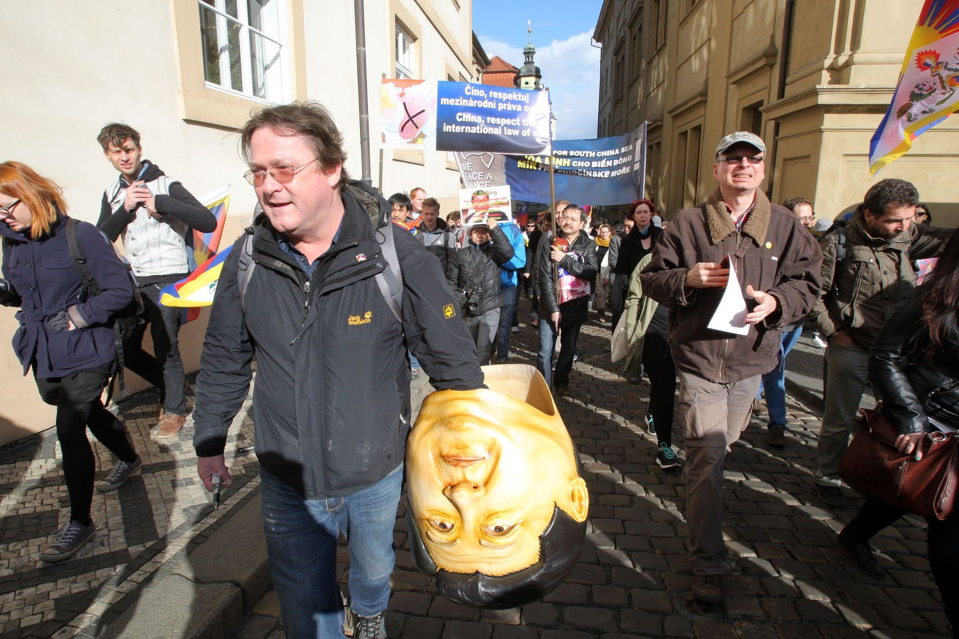 Demonstrace za svobodný Tibet a demokracii v Česku