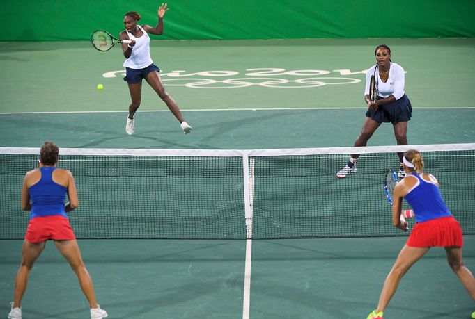 OH 2016, tenis: Lucie Šafářová a Barbora Strýcová - Serena a Venus Williamsovy