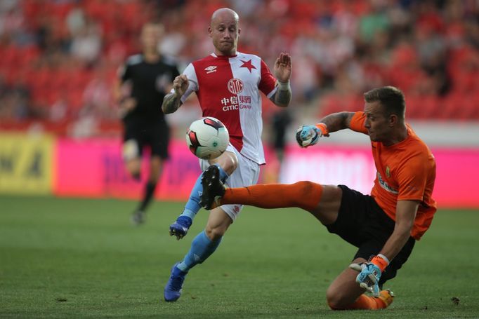 Miroslav Stoch a Vilém Fendrich v ligovém zápase Slavia - Opava.