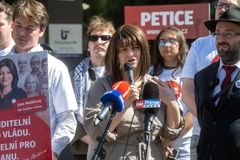 Proč ČSSD ztrácí půdu pod nohama