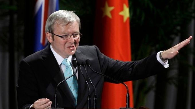 Kevin Rudd mluví na Pekingské univerzitě.