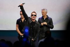 U2 kvůli Trumpovi odkládají album. Kapela se chce zamyslet nad novým světem
