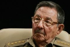 Fidelův bratr Raúl definitivně převzal vládu nad Kubou