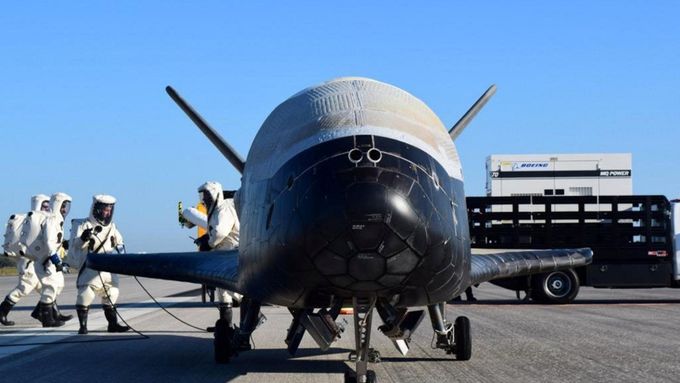 Bezpilotní vesmírný letoun X-37B.