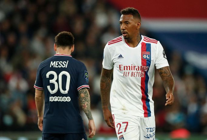 Soccer Football - Ligue 1 - Paris St Germain v Olympique Lyonnais - Parc des Princes, Paris, France - September 19, 2021 Paris St Germain's Lionel Messi with Olympique Ly