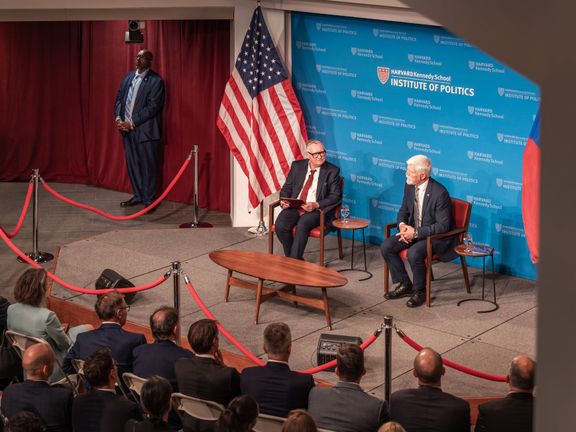 Prezident Petr Pavel vystoupil se svou přednáškou na Harvardu, jedné z nejprestižnějších univerzit světa. Čeští studenti si pro hlavu státu nachystali malé překvapení.