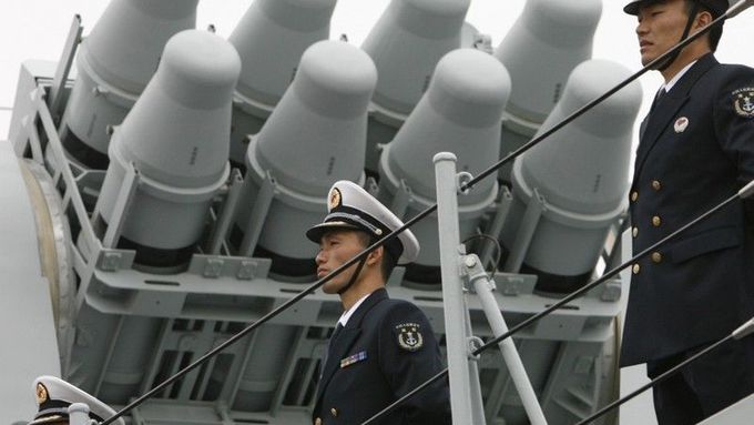 V Tokiu zakotvila čínská válečná loď. Poprvé od konce 2. světové války.