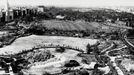 Dobová fotografie zachycující z ptačí perspektivy veřejný městský park Central Park v New Yorku v USA. Rok 1929