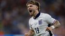 Harvey Elliott slaví gól ve finále ME do 21 let Anglie - Německo