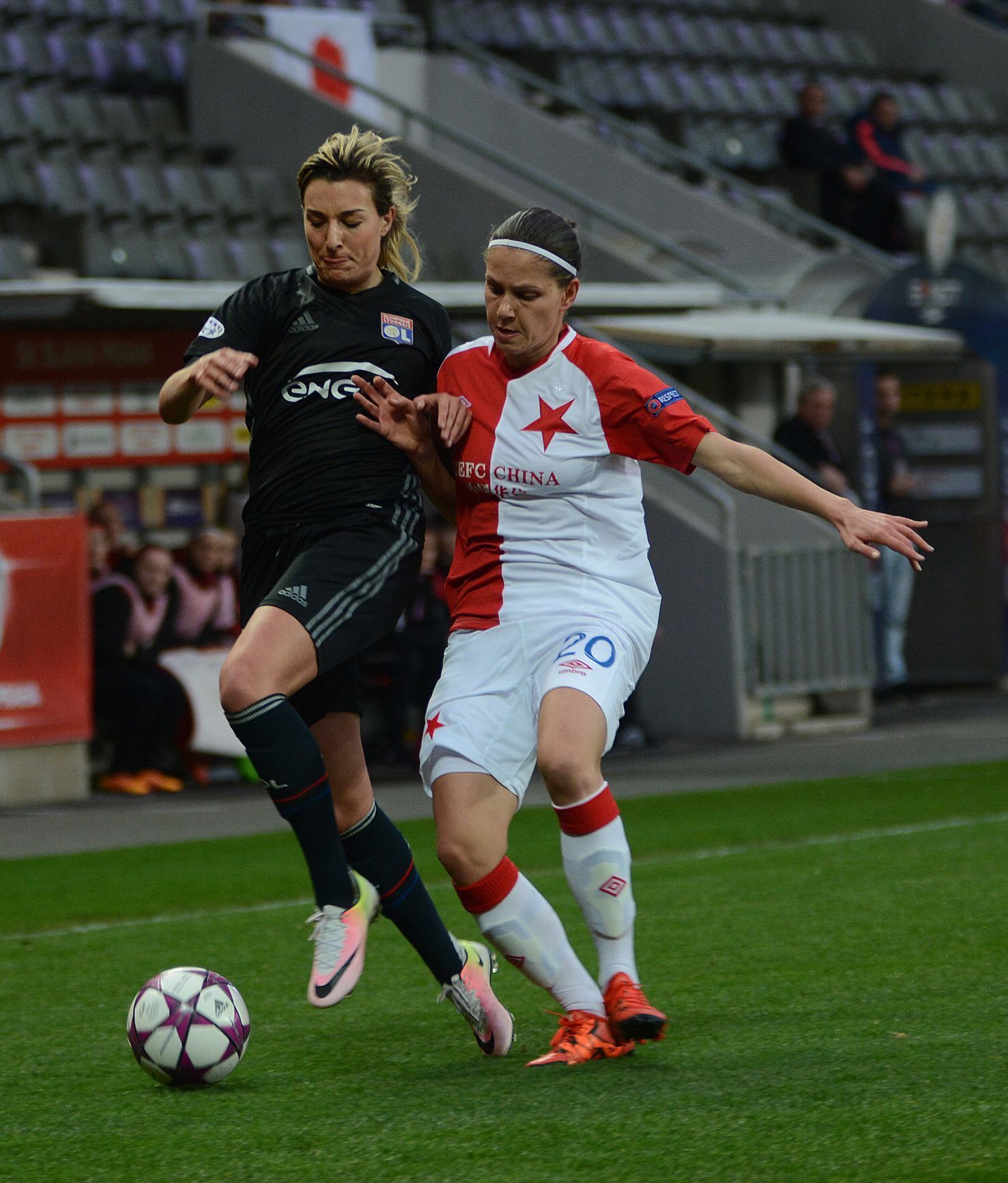 LM, Slavia-Lyon: Diana Bartovičová (20)