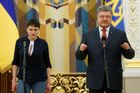 Nadija Savčenková je doma. Mír je někdy možný jen cestou války, řekla po boku prezidenta