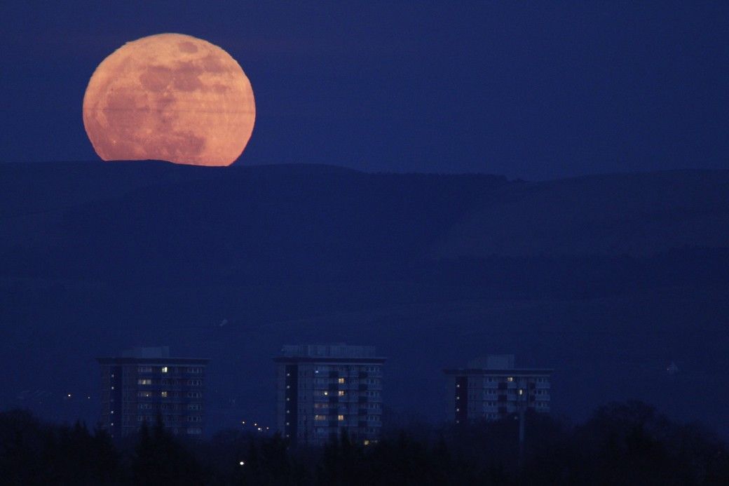 Měsíc v úplňku byl mimořádně velký