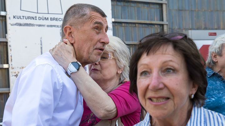 "Nedělá ze sebe vola a myslí na nás, kauzy neřešíme." Babiš vyjel karavanem za voliči; Zdroj foto: Jakub Plíhal