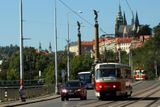 Už je to čtyři roky, co se zcela změnily trasy pražských tramvají. Mělo to zefektivnit dopravu.