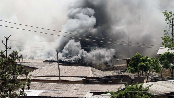 Ve městě Jos v centrální části země hořely domy