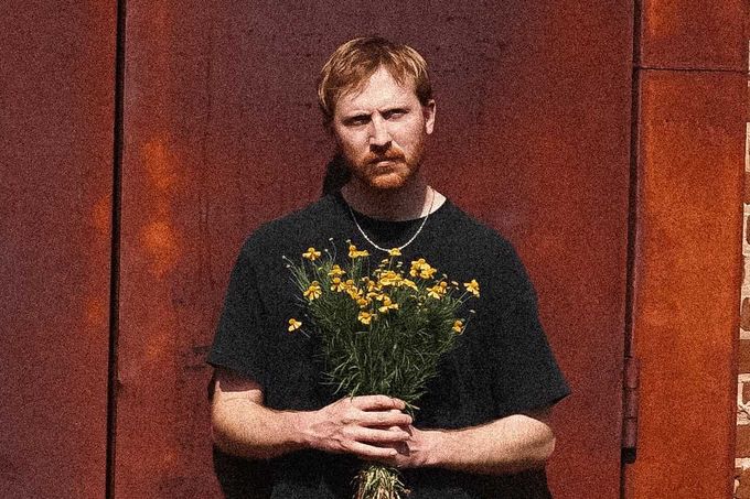 Americký hudebník Max Fry.