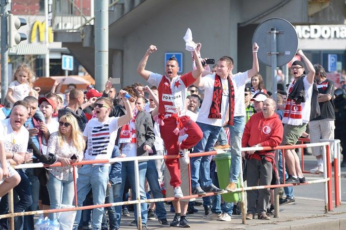 Pochod fanoušků Sparty před fotbalovým derby Slavia vs. Sparta