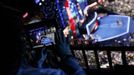 A convention guest shoots pictures with her tablet computer during the first session of the Democratic National Convention in Charlotte, North Carolina, September 4, 2012. REUTERS/Jonathan Ernst (UNITED STATES - Tags: POLITICS ELECTIONS) Published: Zář. 4, 2012, 10:55 odp.