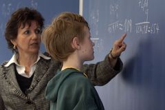 Čeští čtvrťáci byli loni nadprůměrní v matematice a přírodovědě, ukázalo testování