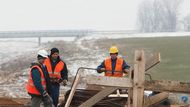 Zatímco některé mosty v okolí jsou již hotové, na dálnici a několika přivaděčích je ještě mnoho práce.